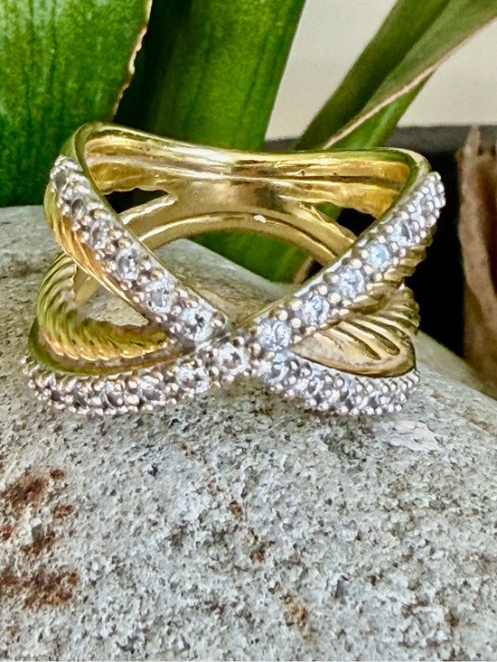 David Yurman Jewelry - David Yurman 18 karat gold and diamond crossover ring